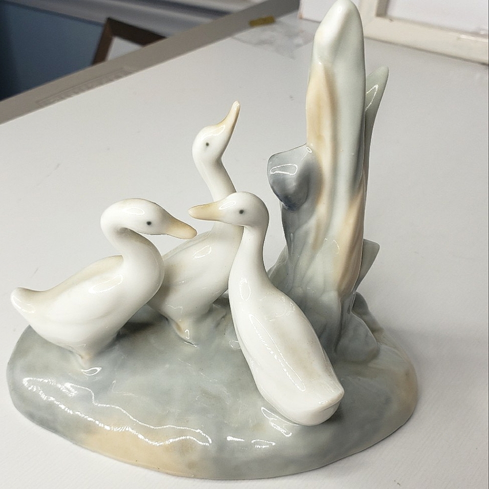 Llardo Naomi 3 Geese Reeds Retired Daisa Hand Painted Spain Porcelain Figurine